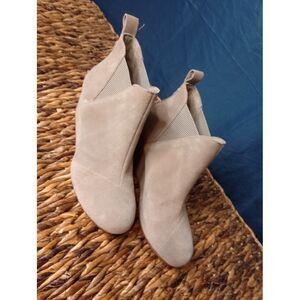 TOMS Women's Light‎ Tan Kelsey Fashion Boots size 8